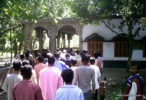 সুফি ফরুক রামচন্দ্রপুর জামে মসজিদের ওজুখানা তৈরিতে নিজে অর্থ সহায়তা করেন ও স্থানিয় সবাইকে নির্মান সহায়তা করতে অনুরোধ করেন