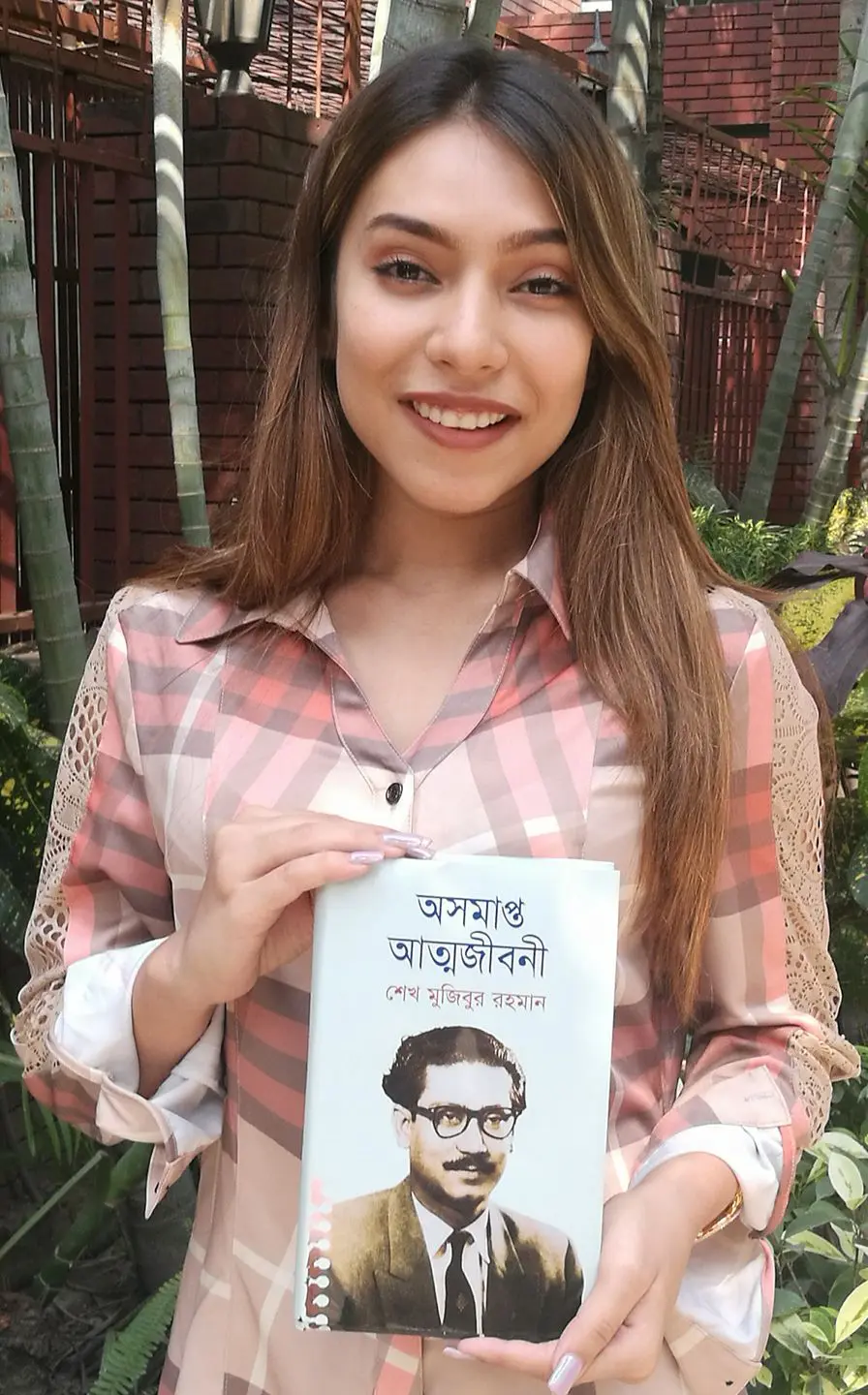 মডেল ও নৃত্যশিল্পী মুনজারিন অবনী