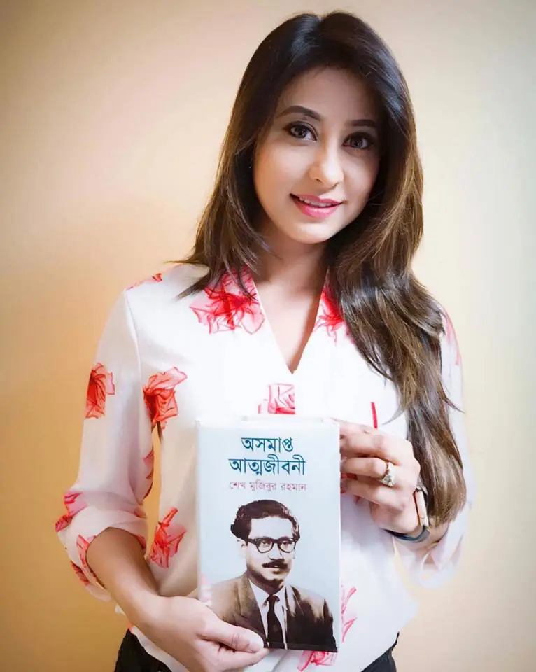 মডেল ও অভিনেত্রী "মিলা হোসেন"