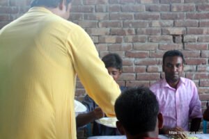 অন্নপূর্ণায় সামাজিক গণমাধ্যম প্রচার কর্মীদের মিলন মেলা ২৭ ০৬ ২০১৭ 298 অন্নপূর্ণায় সামাজিক গণমাধ্যম প্রচার কর্মীদের মিলনমেলা। অন্নপূর্ণা, বাঁশগ্রাম গ্রাম, বাগুলাট ইউনিয়ন, কুমারখালী উপজেলা।