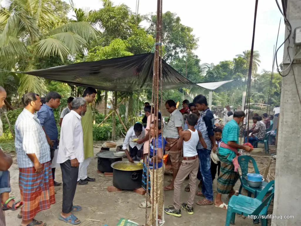 Public Interaction Communication before Eid Ul Fitr 2017 26.06.2017 14 অন্নপূর্ণা, বাঁশগ্রাম, ৭ নং বাগুলাট ইউনিয়ন, কুমারখালী উপজেলা, কুষ্টিয়া জেলা 6 কুষ্টিয়া জেলার, কুমারখালী উপজেলা, বাগুলাট ইউনিয়নের, বাঁশগ্রামের বাড়ি "অন্নপূর্ণা"য় প্রতিবেশীদের সাথে সুফি ফারুক ইবনে আবুবকর এর ঈদ উদযাপন।