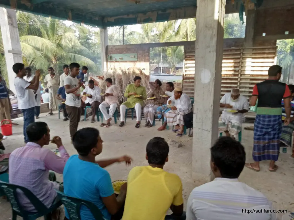 Public Interaction Communication before Eid Ul Fitr 2017 26.06.2017 17 অন্নপূর্ণা, বাঁশগ্রাম, ৭ নং বাগুলাট ইউনিয়ন, কুমারখালী উপজেলা, কুষ্টিয়া জেলা 4 কুষ্টিয়া জেলার, কুমারখালী উপজেলা, বাগুলাট ইউনিয়নের, বাঁশগ্রামের বাড়ি "অন্নপূর্ণা"য় প্রতিবেশীদের সাথে সুফি ফারুক ইবনে আবুবকর এর ঈদ উদযাপন।