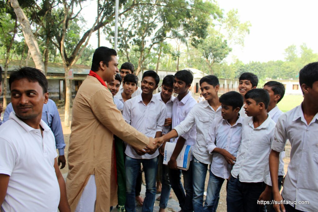 ধোকড়াকোল মাধ্যমিক বিদ্যালয় পরিদর্শন ও বিদ্যার্থীদের সাথে মত বিনিময় করলেন সুফি ফারুক