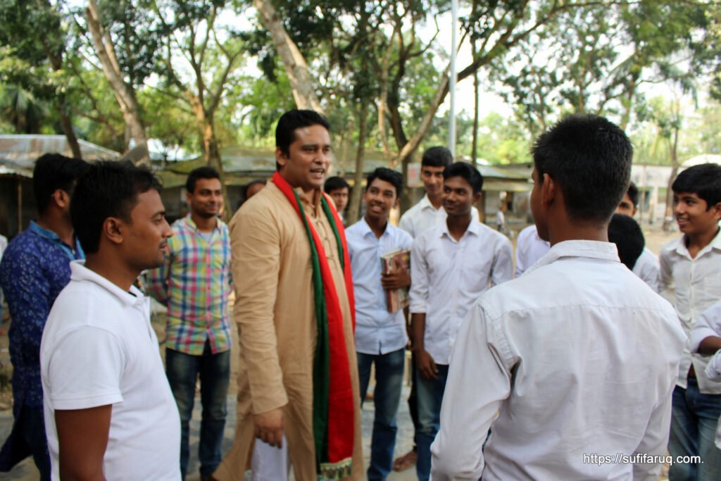 ধোকড়াকোল মাধ্যমিক বিদ্যালয় পরিদর্শন ও বিদ্যার্থীদের সাথে মত বিনিময় করলেন সুফি ফারুক