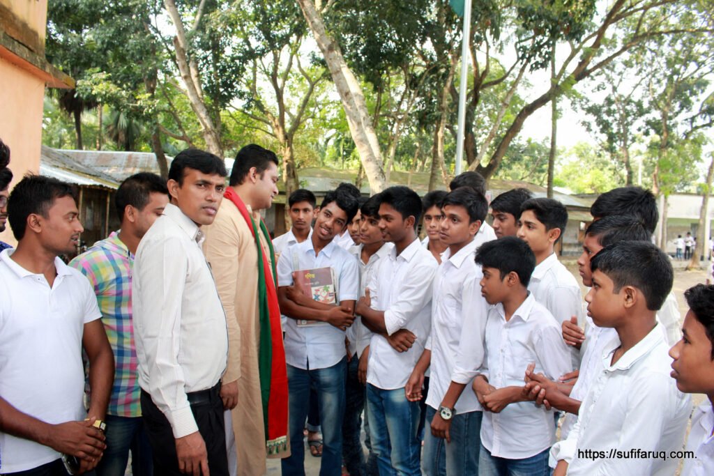 ধোকড়াকোল মাধ্যমিক বিদ্যালয় পরিদর্শন ও বিদ্যার্থীদের সাথে মত বিনিময় করলেন সুফি ফারুক