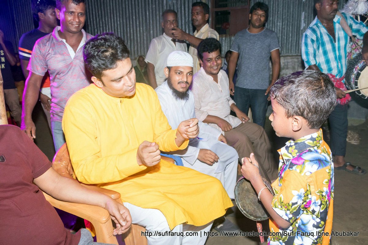 নগর কয়া গ্রামের ঘোষ বাড়ী শ্রী শ্রী দুর্গা মন্দির পরিদর্শন ও শুভেচ্ছা বিনিময় করেন সুফি ফারুক ইবনে আবুবকর - ২৭-০৯-২০১৭