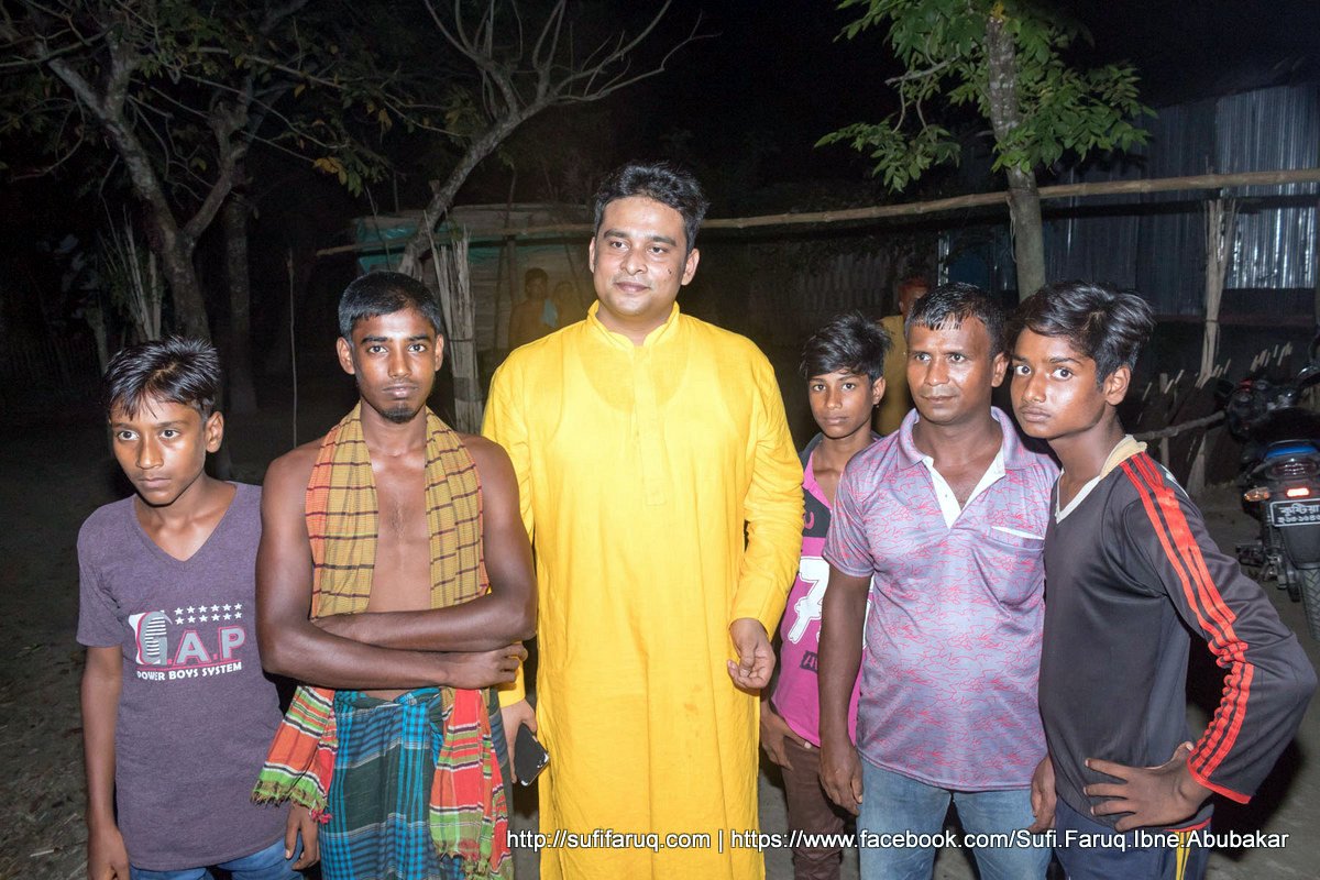 নগর কয়া গ্রামের ঘোষ বাড়ী শ্রী শ্রী দুর্গা মন্দির পরিদর্শন ও শুভেচ্ছা বিনিময় করেন সুফি ফারুক ইবনে আবুবকর - ২৭-০৯-২০১৭