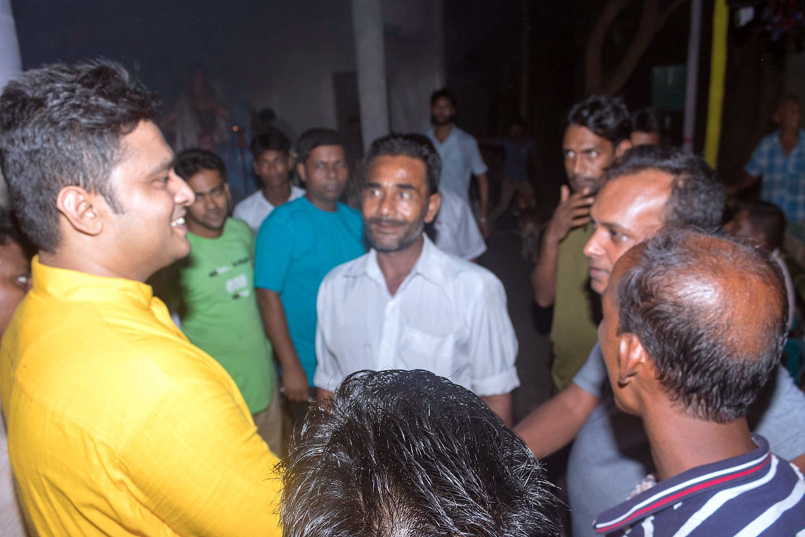 সুফি ফারুক ইবনে আবুবকর ২৭.০৯.২০১৭ তারিখে দুর্গা পূজা উপলক্ষে চাপড়া ইউনিয়নের ধর্মপাড়া বারোয়ারী শ্রী শ্রী দুর্গা মন্দির পরিদর্শন ও শুভেচ্ছা বিনিময় করেন