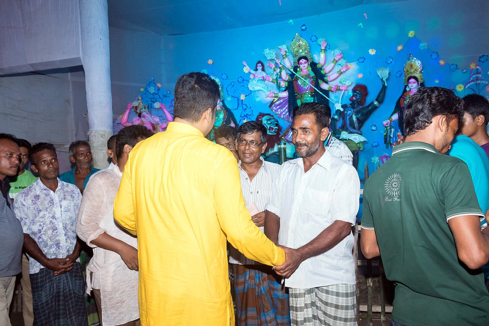 সুফি ফারুক এর ধর্মপাড়া বারোয়ারী শ্রী শ্রী দুর্গা মন্দির পরিদর্শন ও শুভেচ্ছা বিনিময় ২৭.০৯ 10 ধর্মপাড়া গ্রাম - ৬ নং চাপড়া ইউনিয়ন, কুমারখালী, কুষ্টিয়া