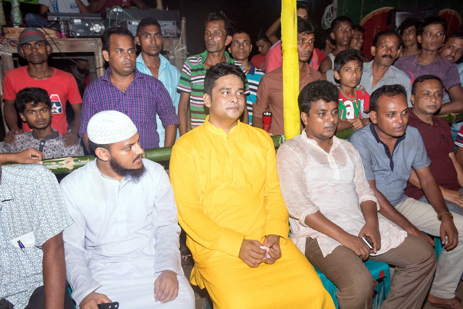 সুফি ফারুক ইবনে আবুবকর ২৭.০৯.২০১৭ তারিখে দুর্গা পূজা উপলক্ষে চাপড়া ইউনিয়নের ধর্মপাড়া বারোয়ারী শ্রী শ্রী দুর্গা মন্দির পরিদর্শন ও শুভেচ্ছা বিনিময় করেন