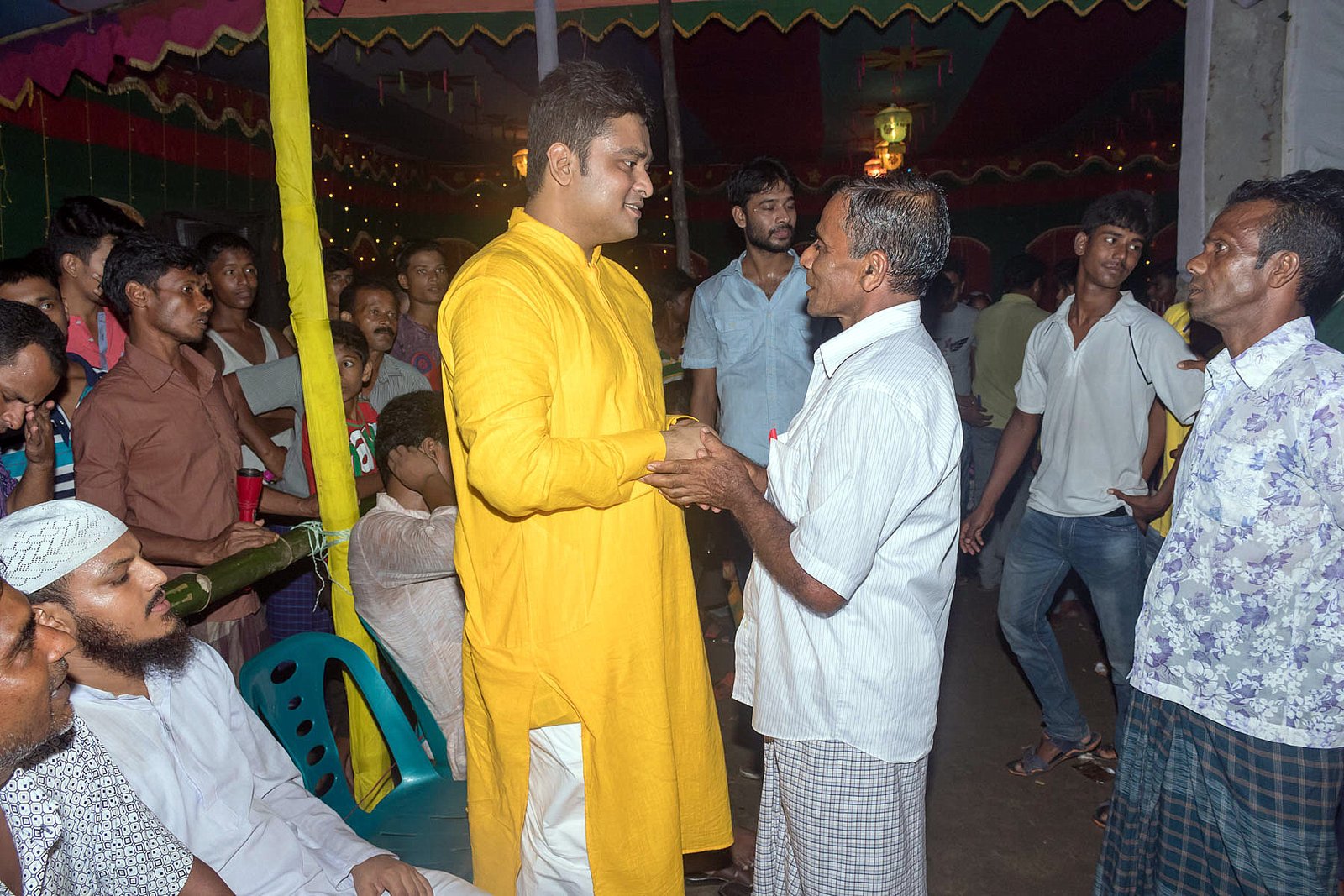 সুফি ফারুক ইবনে আবুবকর ২৭.০৯.২০১৭ তারিখে দুর্গা পূজা উপলক্ষে চাপড়া ইউনিয়নের ধর্মপাড়া বারোয়ারী শ্রী শ্রী দুর্গা মন্দির পরিদর্শন ও শুভেচ্ছা বিনিময় করেন