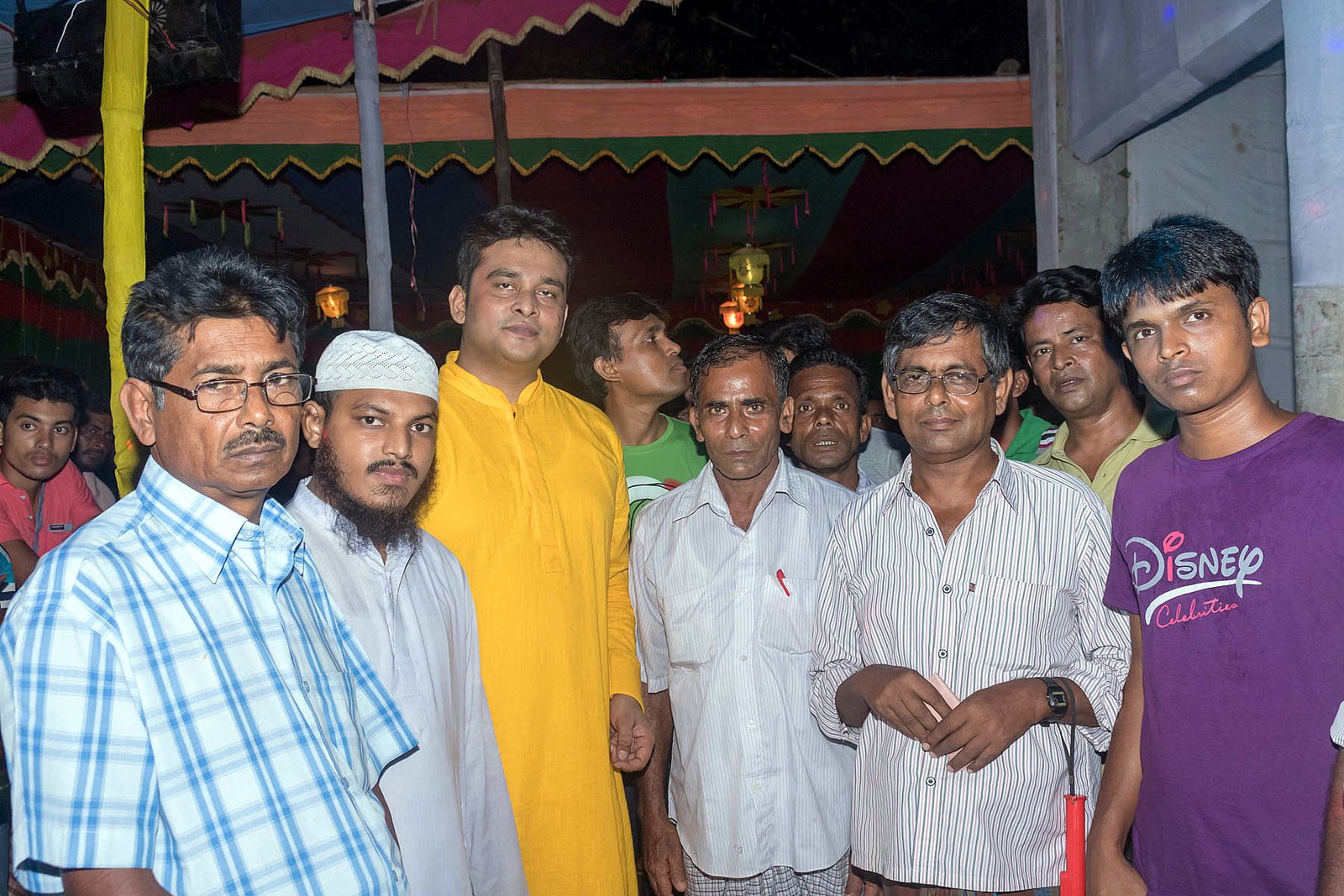 সুফি ফারুক ইবনে আবুবকর ২৭.০৯.২০১৭ তারিখে দুর্গা পূজা উপলক্ষে চাপড়া ইউনিয়নের ধর্মপাড়া বারোয়ারী শ্রী শ্রী দুর্গা মন্দির পরিদর্শন ও শুভেচ্ছা বিনিময় করেন