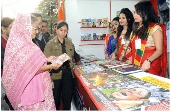 বাংলাদেশের ধর্ম ও সংস্কৃতি শেখ হাসিনার নেতৃত্বে "বাংলাদেশের ধর্ম ও সংস্কৃতি" খাতে অগ্রগতি ও সমৃদ্ধির দশ বছর (২০০৯-২০১৮) 3 শেখ হাসিনার নেতৃত্বে "বাংলাদেশের ধর্ম ও সংস্কৃতি" খাতে অগ্রগতি ও সমৃদ্ধির দশ বছর (২০০৯-২০১৮)