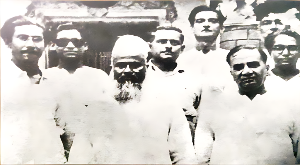 টাঙ্গাইলের কাগমারিতে অনুষ্ঠিত আফ্রো এশীয় সাংস্কৃতিক সম্মেলন ফেব্রুয়ারি ১৯৫৭ রাজনীতির নির্মম অন্তরাল: বঙ্গবন্ধু হত্যাকাণ্ড, চীনা ব্লু-প্রিন্ট ও মওলানা ভাসানী । ইতিহাস ও রাজনীতি সিরিজ 3 টাঙ্গাইলের কাগমারিতে অনুষ্ঠিত আফ্রো-এশীয় সাংস্কৃতিক সম্মেলনে শেখ মুজিবুর রহমান, মাওলানা ভাসানী, হোসেন শহীদ সোহরাওয়ার্দী এবং তফাজ্জল হোসেন মানিক মিয়া - ফেব্রুয়ারি, ১৯৫৭
