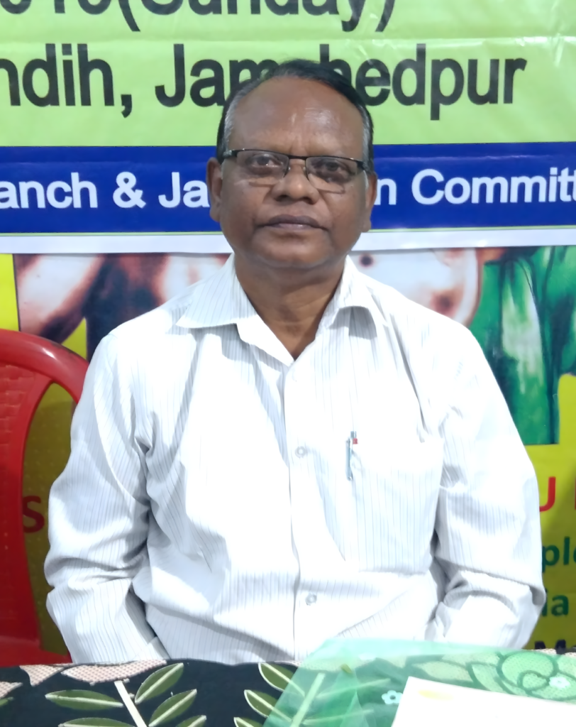 ভোগলা সরেন - প্রখ্যাত আধুনিক সাঁওতালি নাট্যকার ও সাহিত্যিক, যিনি ২০১০ সালে সাঁওতালি নাটকে অনন্য অবদানের জন্য ভারতের সাহিত্য আকাদেমি পুরস্কার লাভ করেন। তাঁর নাটকগুলো সমসাময়িক আদিবাসী সমাজের রূপান্তর ও রাজনৈতিক সংকটের এক নিখুঁত দর্পণ।