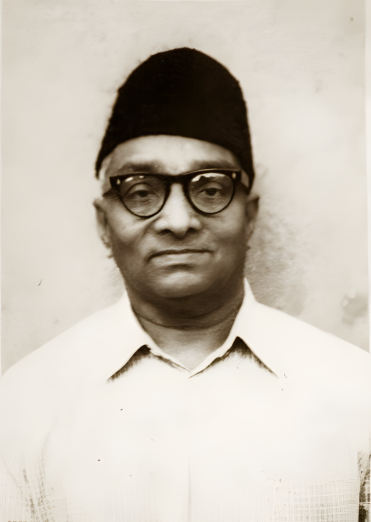 মুহাম্মদ জামিল দিদি (১৯১৫–১৯৮৯): দিভেহী সাহিত্যের 'উস্তাদ' বা গুরু। তিনি মালদ্বীপের জাতীয় সঙ্গীতের রচয়িতা এবং আধুনিক দিভেহী কবিতা ও গজলের অন্যতম প্রধান রূপকার, যাঁর লেখনীতে দেশপ্রেম ও মানবিক মূল্যবোধের শ্রেষ্ঠ বহিঃপ্রকাশ ঘটেছে।