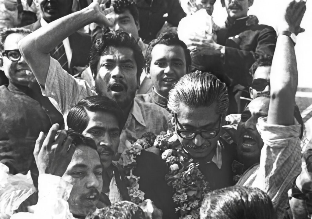 বঙ্গবন্ধুর স্বদেশ প্রত্যাবর্তন দিবস 10 ১০ জানুয়ারির রেসকোর্স ময়দান : উচ্ছ্বাসে উল্লসি ওঠে আকুল আবেগ । ইতিহাস ও রাজনীতি সিরিজ 11 বঙ্গবন্ধুর স্বদেশ প্রত্যাবর্তন দিবস