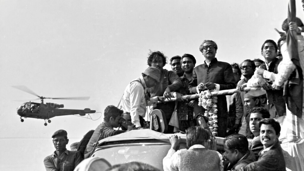বঙ্গবন্ধুর স্বদেশ প্রত্যাবর্তন দিবস 6 ১০ জানুয়ারির রেসকোর্স ময়দান : উচ্ছ্বাসে উল্লসি ওঠে আকুল আবেগ । ইতিহাস ও রাজনীতি সিরিজ 7 বঙ্গবন্ধুর স্বদেশ প্রত্যাবর্তন দিবস