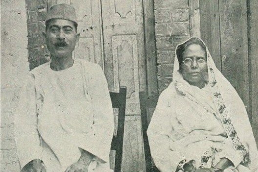 স্ত্রী শিবরাণী দেবীর সঙ্গে মুন্সি প্রেমচাঁদ